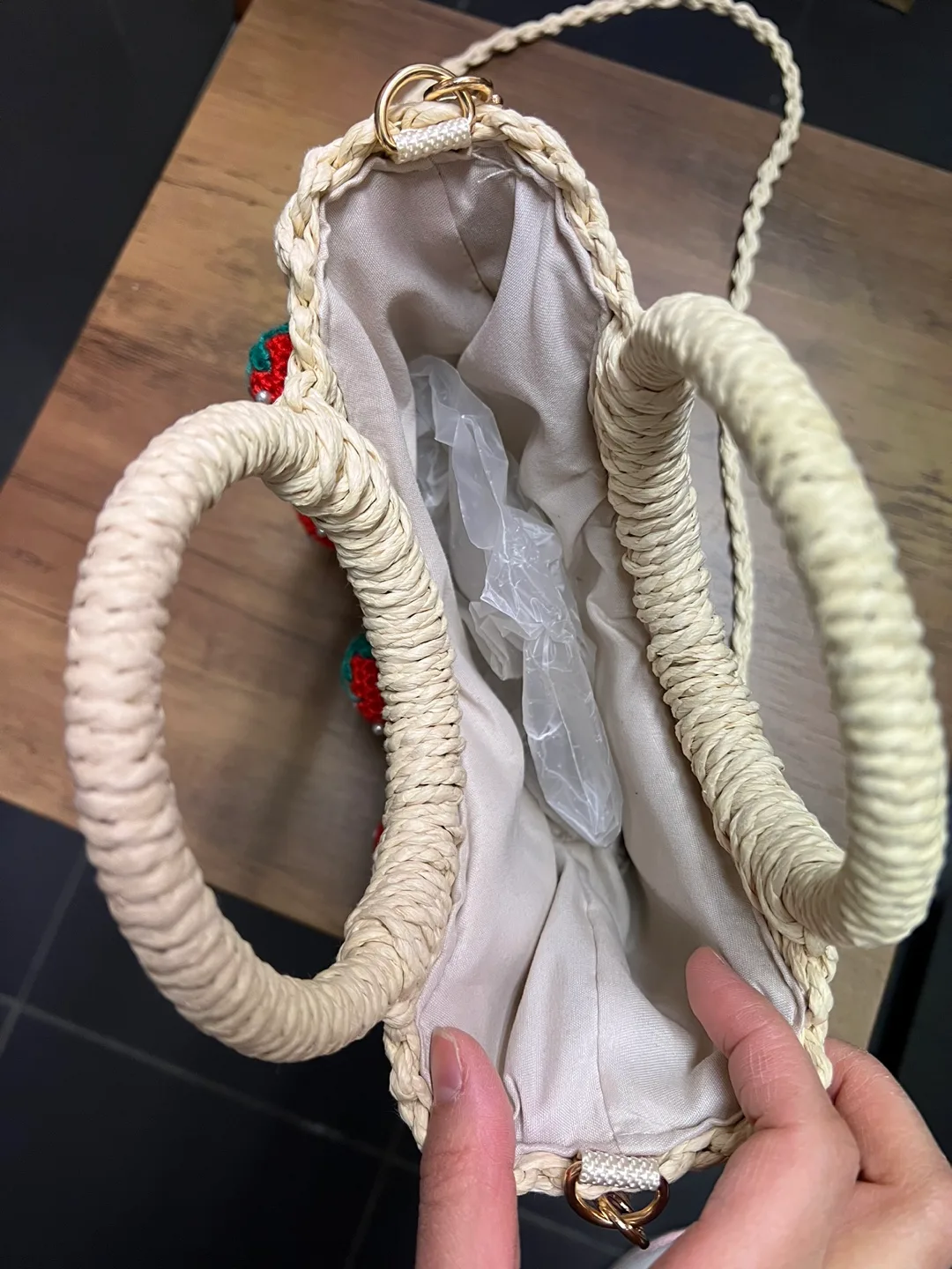 Handwoven straw bag with crochet strawberries - NEW image indicator(4)