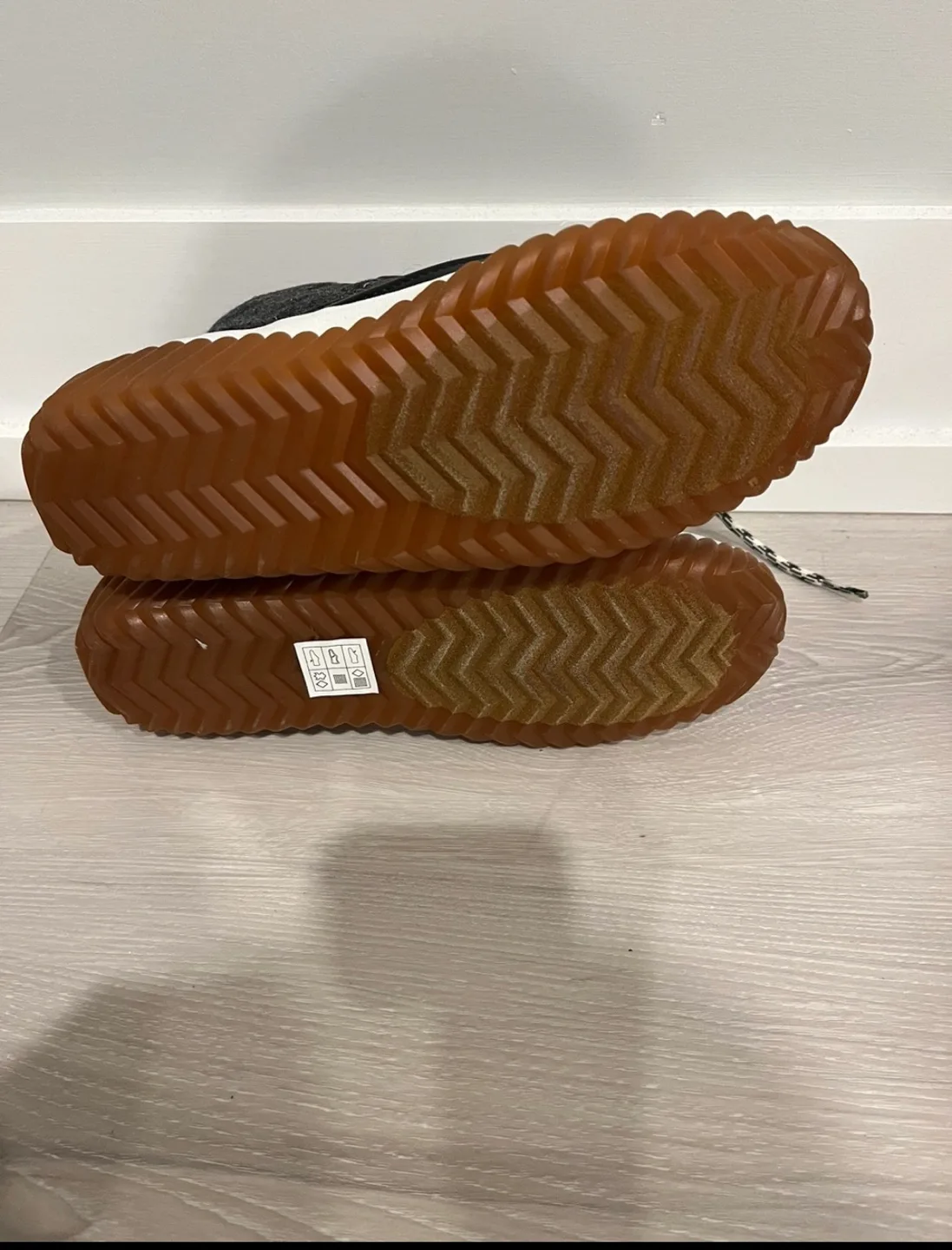 Women's Cougar Quilted Duck short Boots image indicator(3)