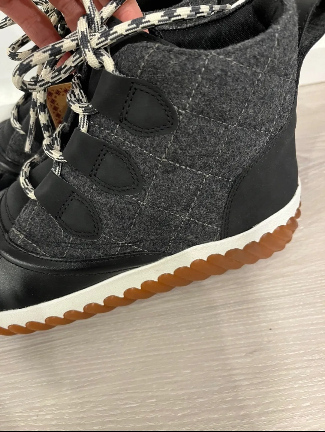 Women's Cougar Quilted Duck short Boots image indicator(5)