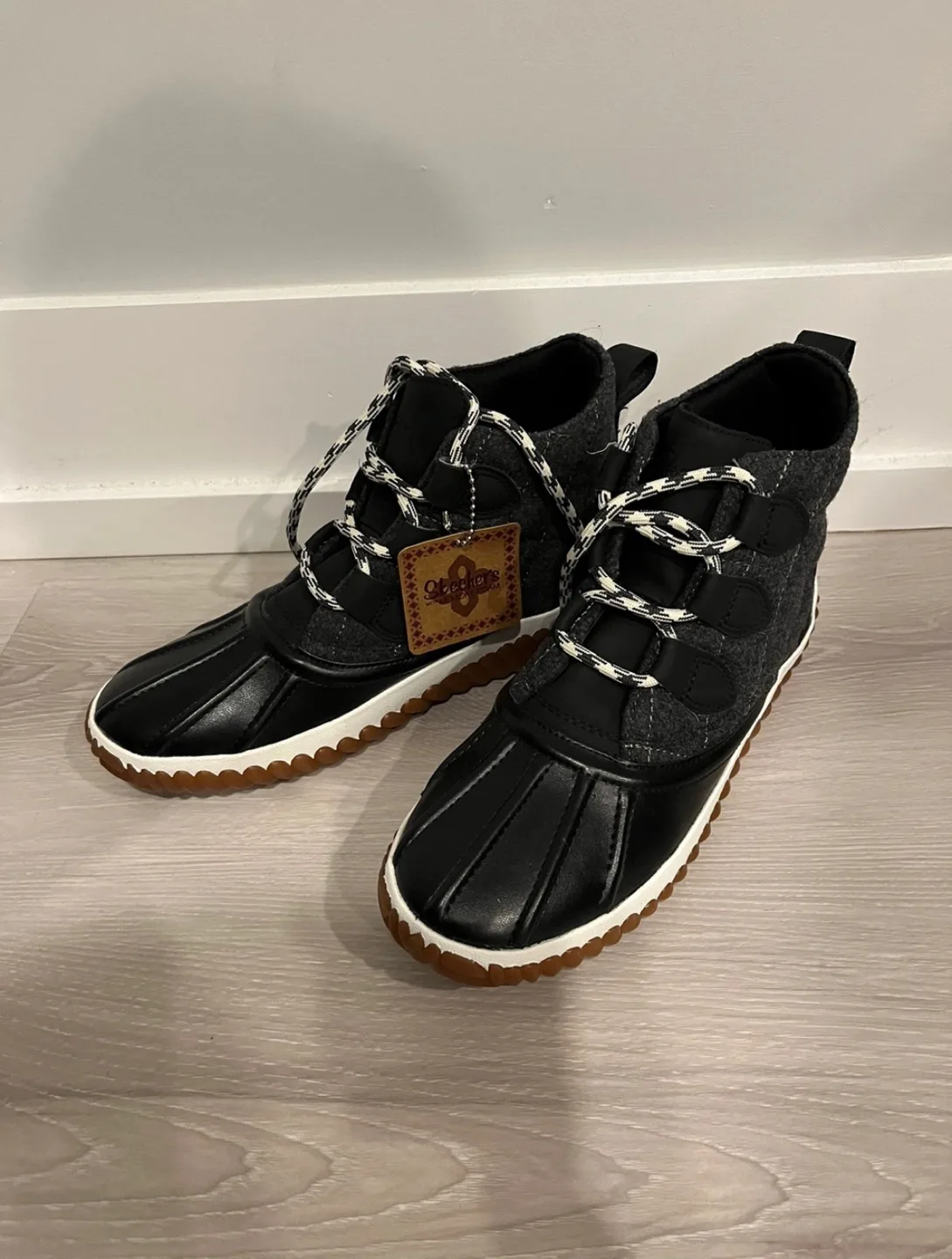 Women's Cougar Quilted Duck short Boots image indicator(2)