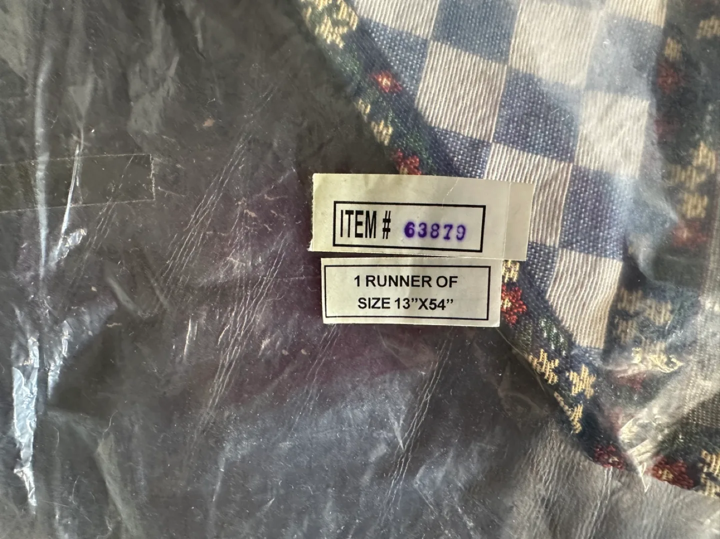 Apple themed table runner and placemats image indicator(3)