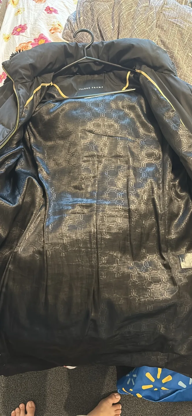 Ivanka Trump Black Puffer Coat Size XS image indicator(4)