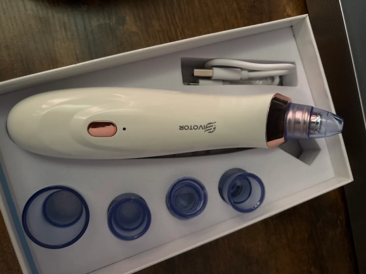 New IVOTOR Comedones Blackhead Remover Vacuum image indicator(3)