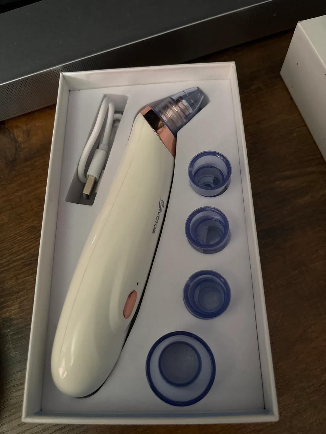 New IVOTOR Comedones Blackhead Remover Vacuum image indicator(2)