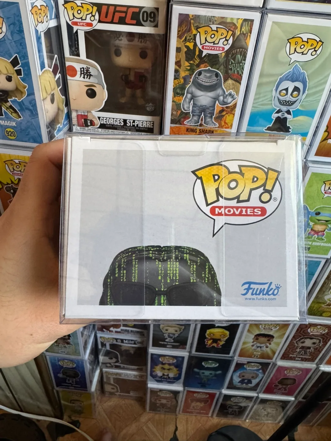 Funko Pop! Movies: The Matrix - Neo (Glow in the Dark) #1172 image indicator(5)