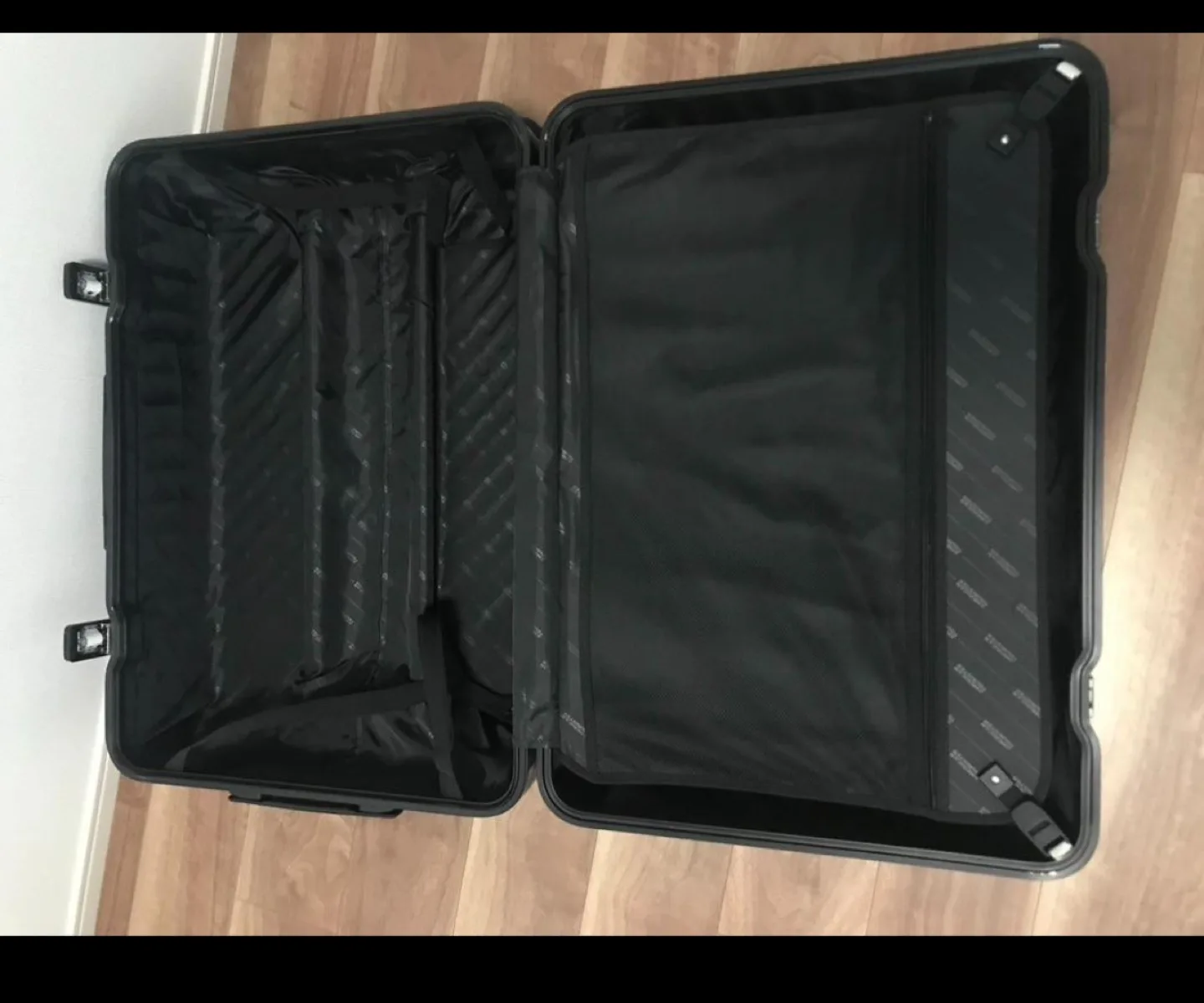 Cabin American Tourister Carry-On Suitcase image indicator(7)