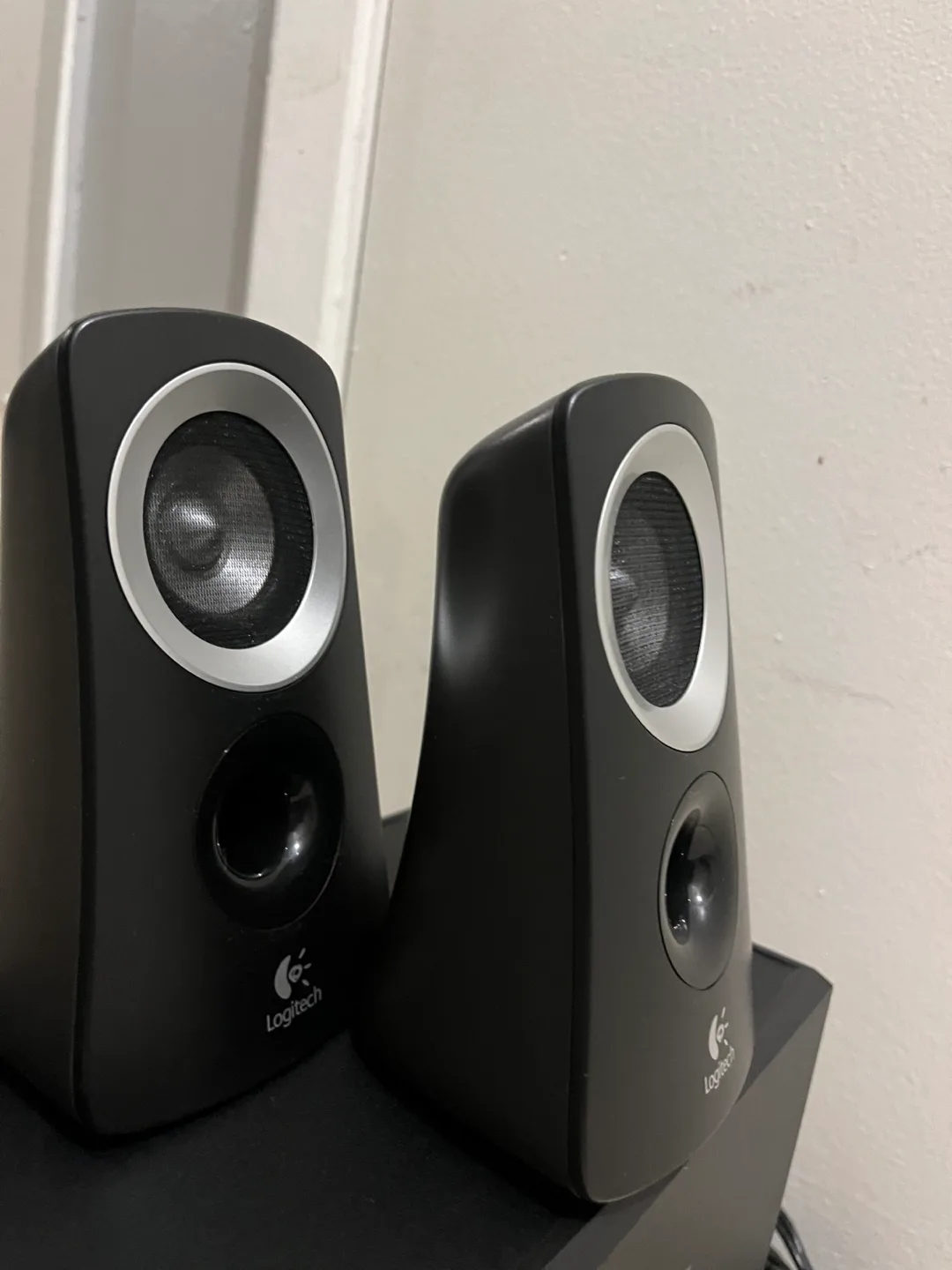 New Logitech Z313 Speakers and subwoofer sound system image indicator(2)