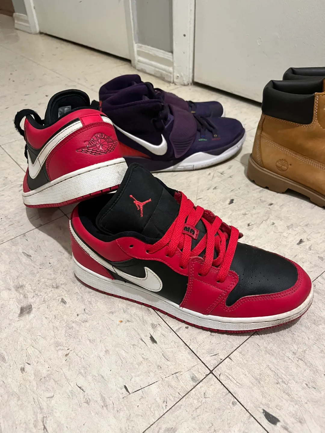 Nike Shoes sizes 4.5-7 men’s image indicator(2)