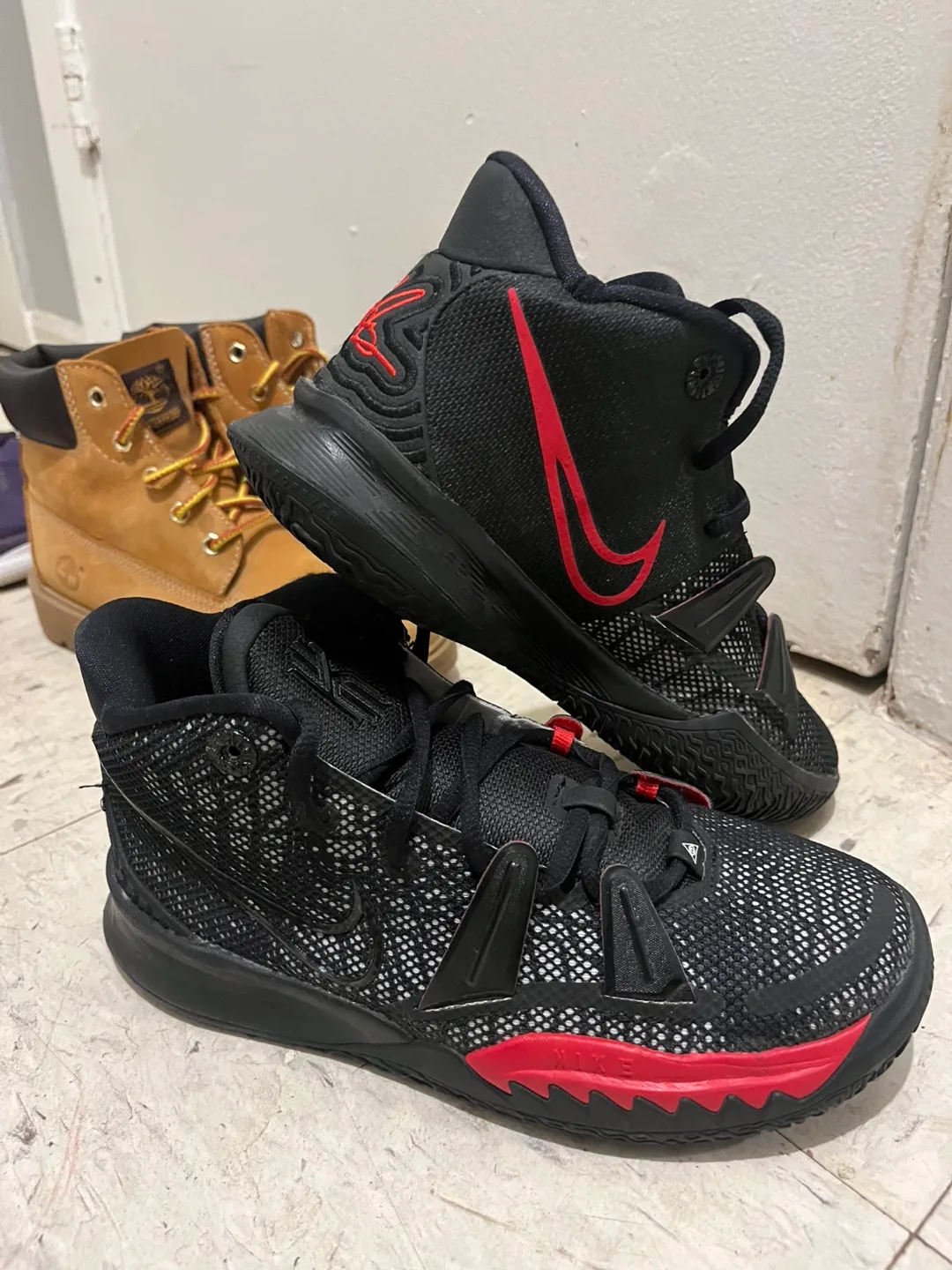 Nike Shoes sizes 4.5-7 men’s image indicator(4)