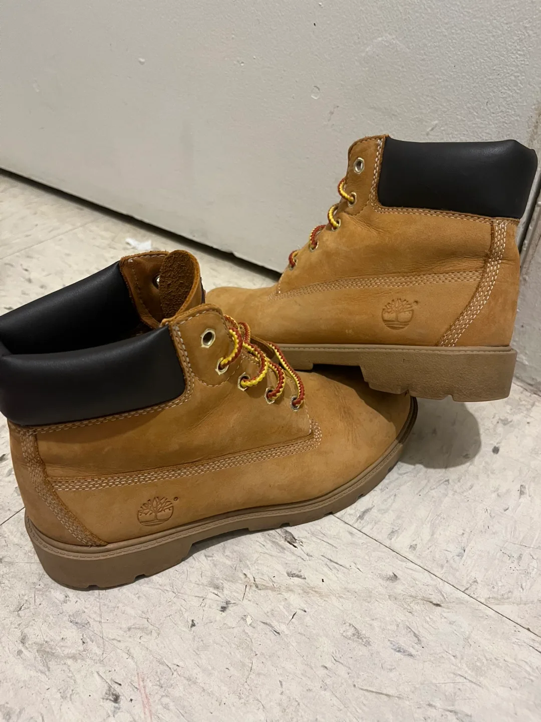 Nike Shoes sizes 4.5-7 men’s image indicator(6)