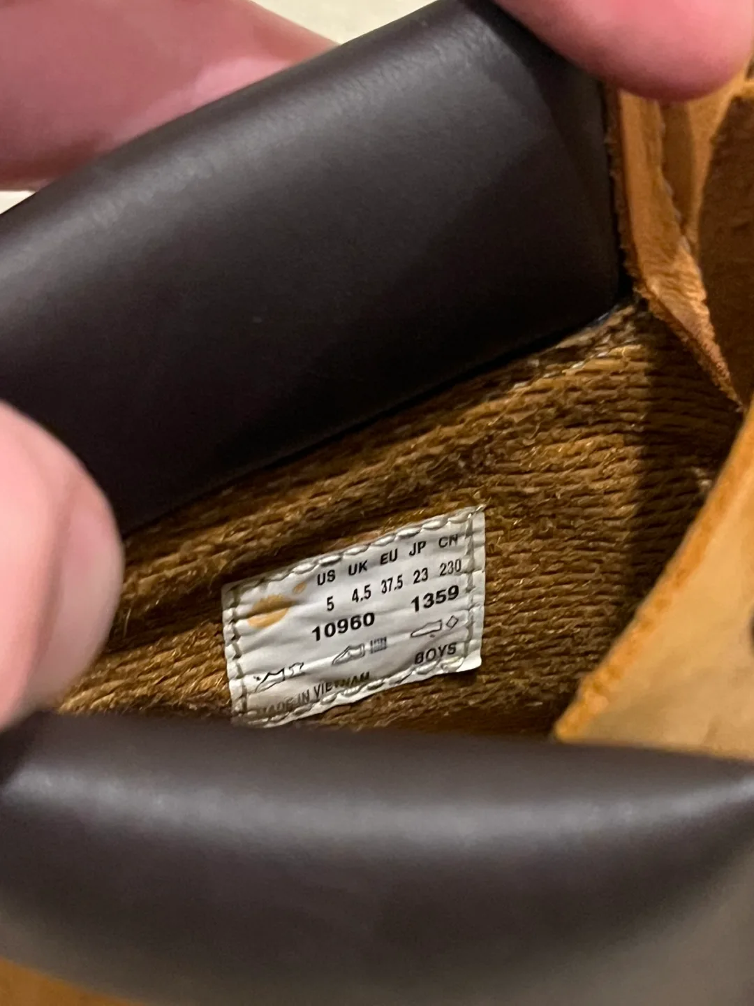 Nike Shoes sizes 4.5-7 men’s image indicator(7)