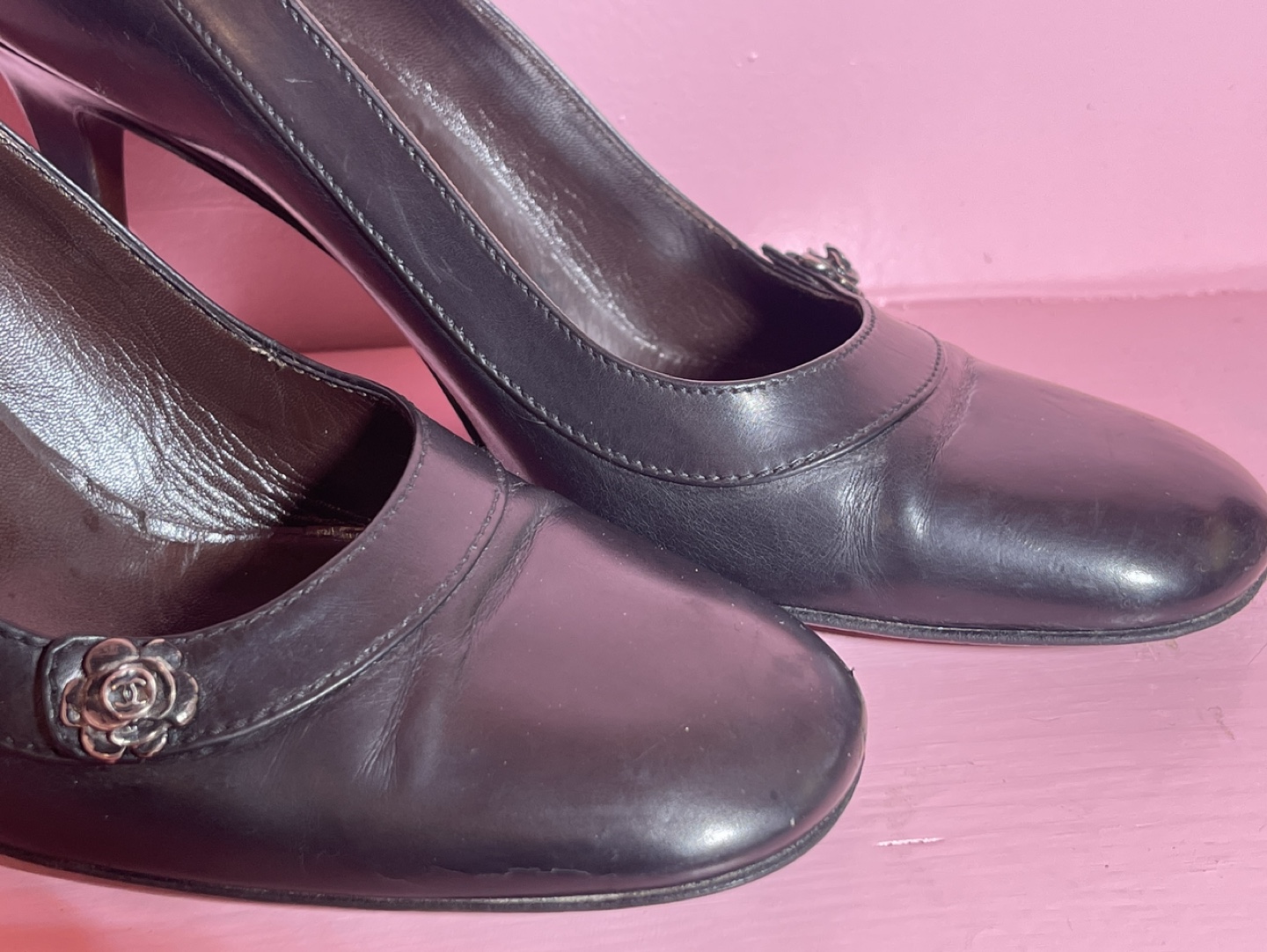 Authentic Vintage Chanel Black Leather Heels Size 9 - photo 5