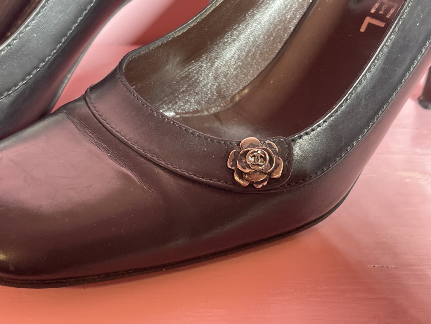 Authentic Vintage Chanel Black Leather Heels Size 9 - photo 3
