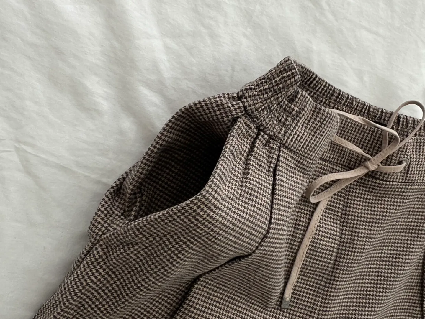 Massimo Dutti Brown Houndstooth Patterned Trousers image indicator(3)