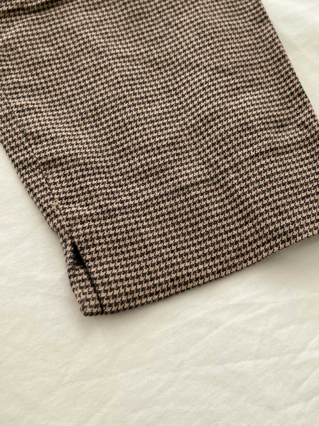 Massimo Dutti Brown Houndstooth Patterned Trousers image indicator(6)
