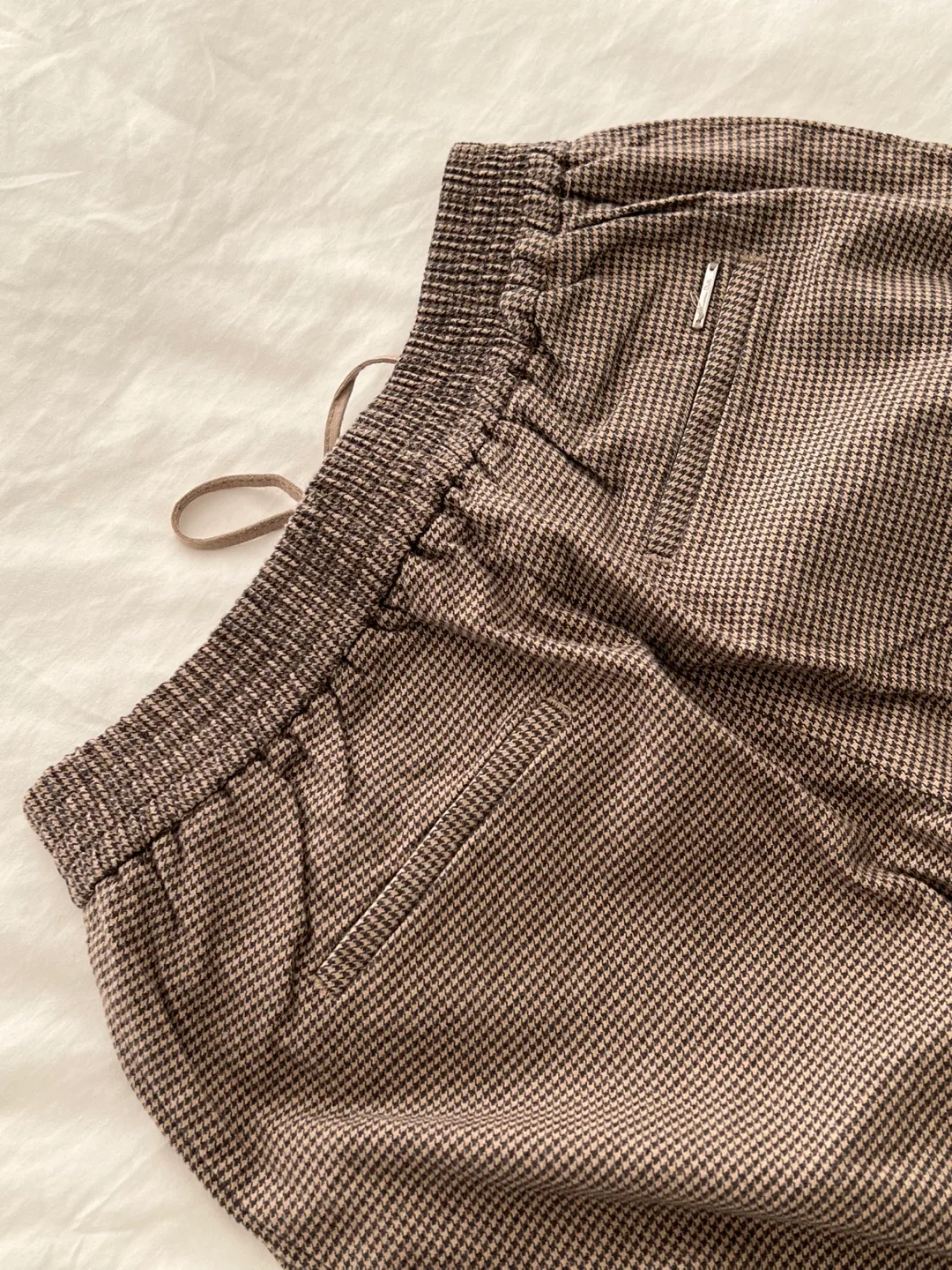 Massimo Dutti Brown Houndstooth Patterned Trousers image indicator(7)