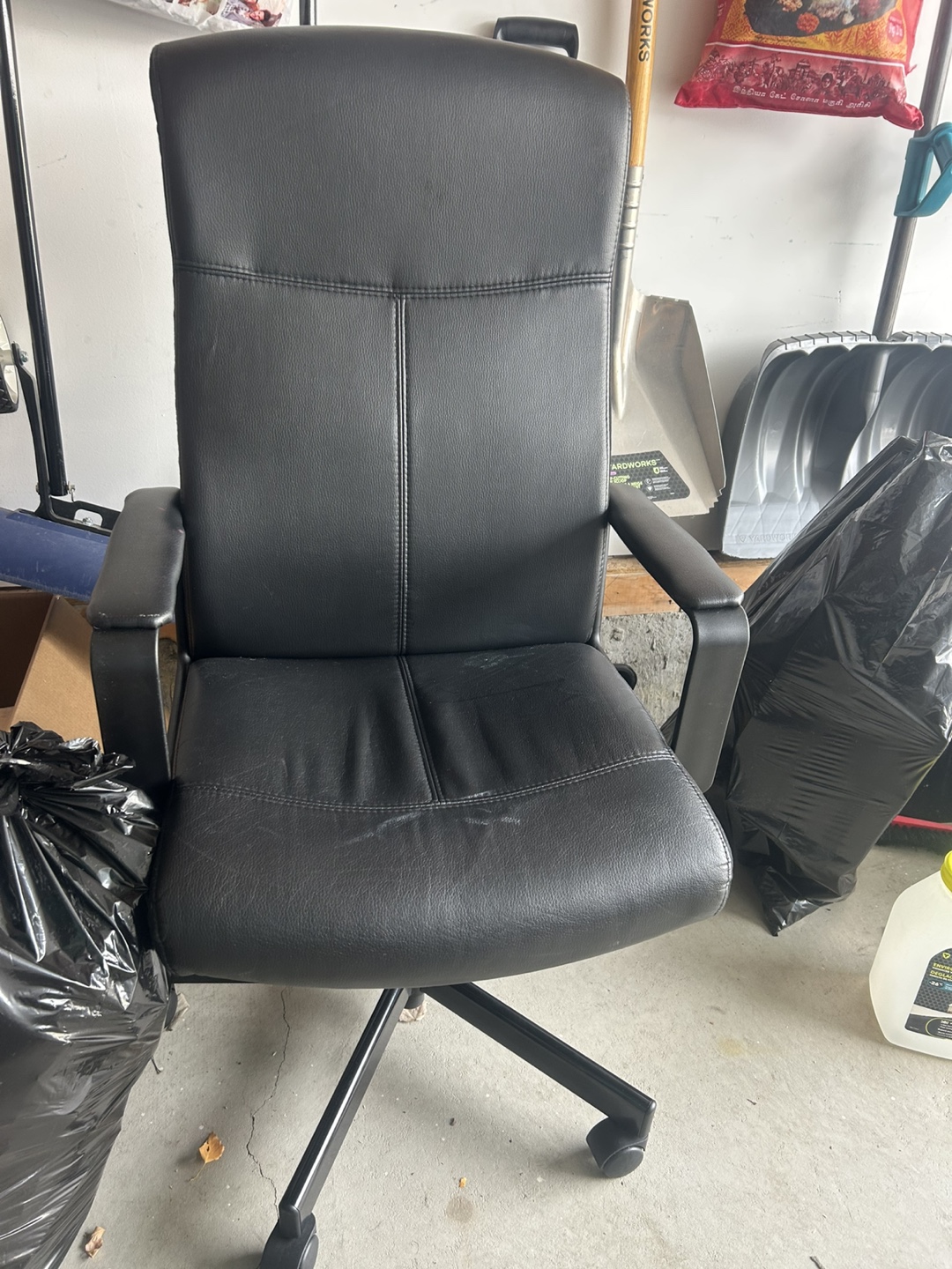 IKEA millberget swivel chair black - photo 4