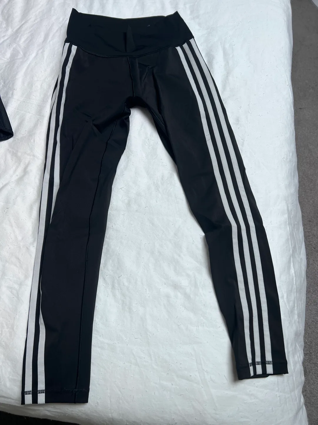 Lot of 5 adidas pieces image indicator(7)