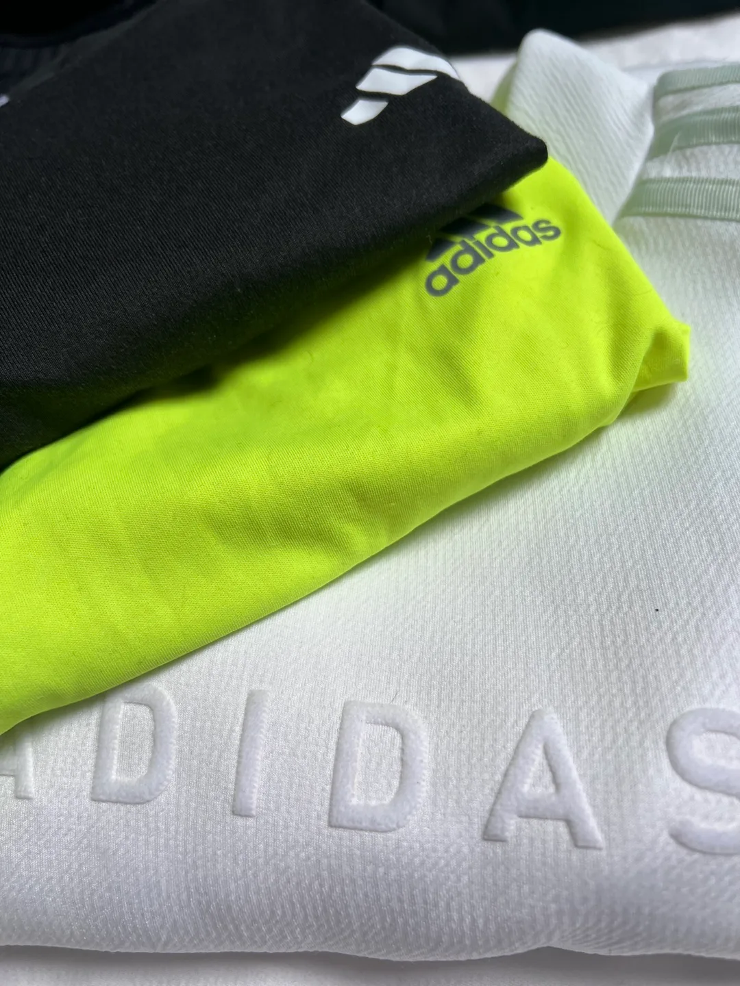 Lot of 5 adidas pieces image indicator(3)