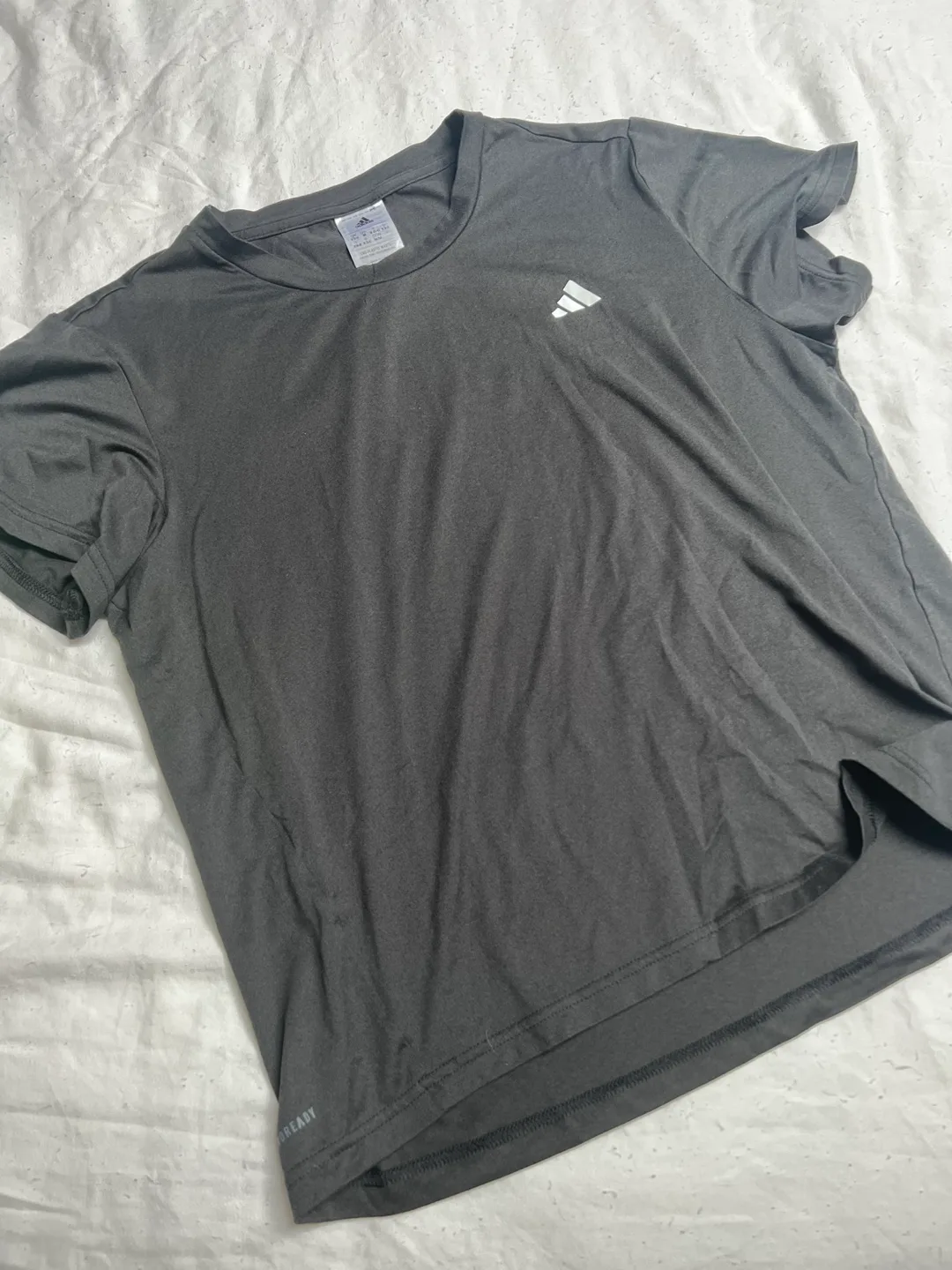 Lot of 5 adidas pieces image indicator(6)