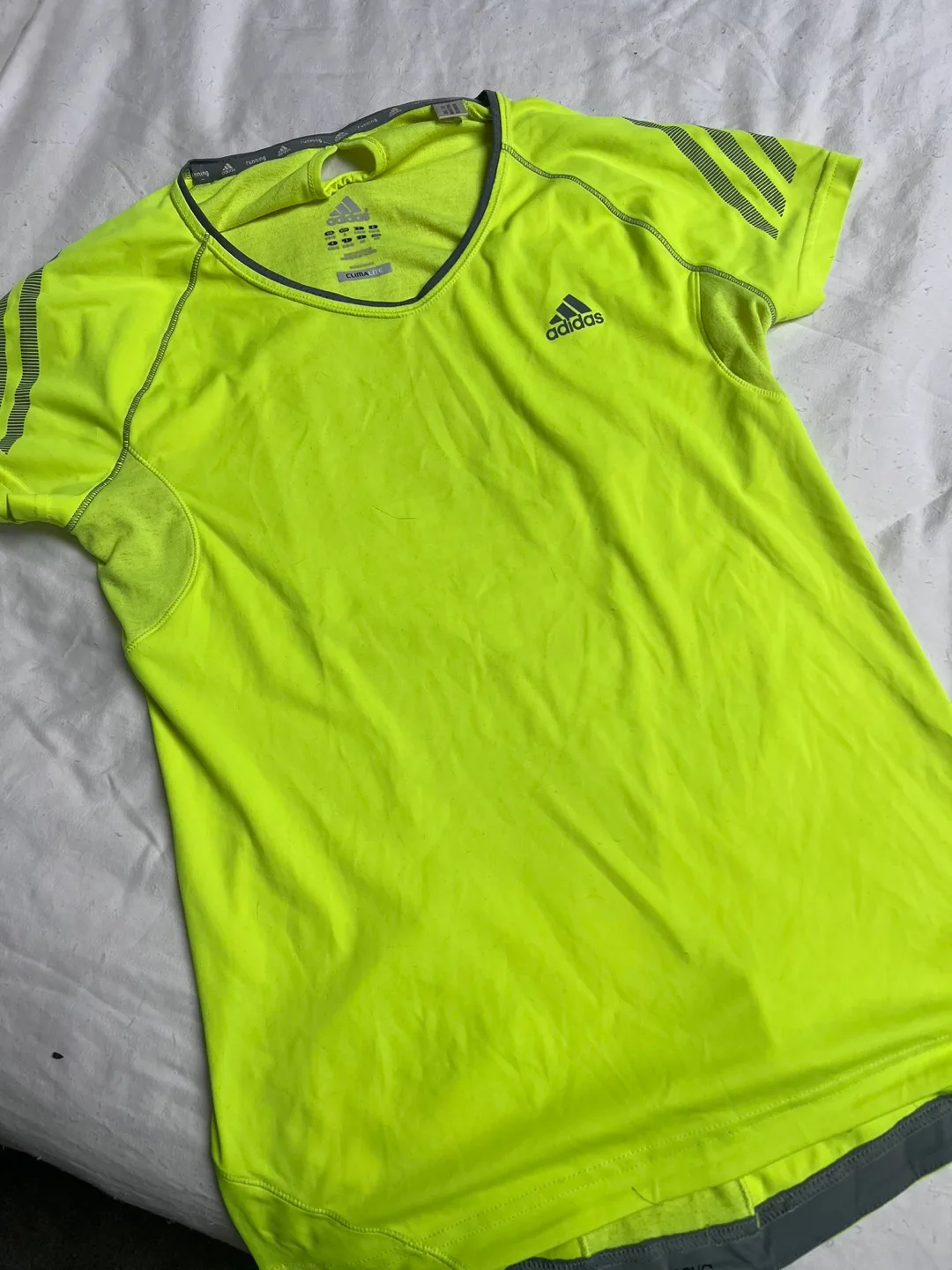 Lot of 5 adidas pieces image indicator(4)