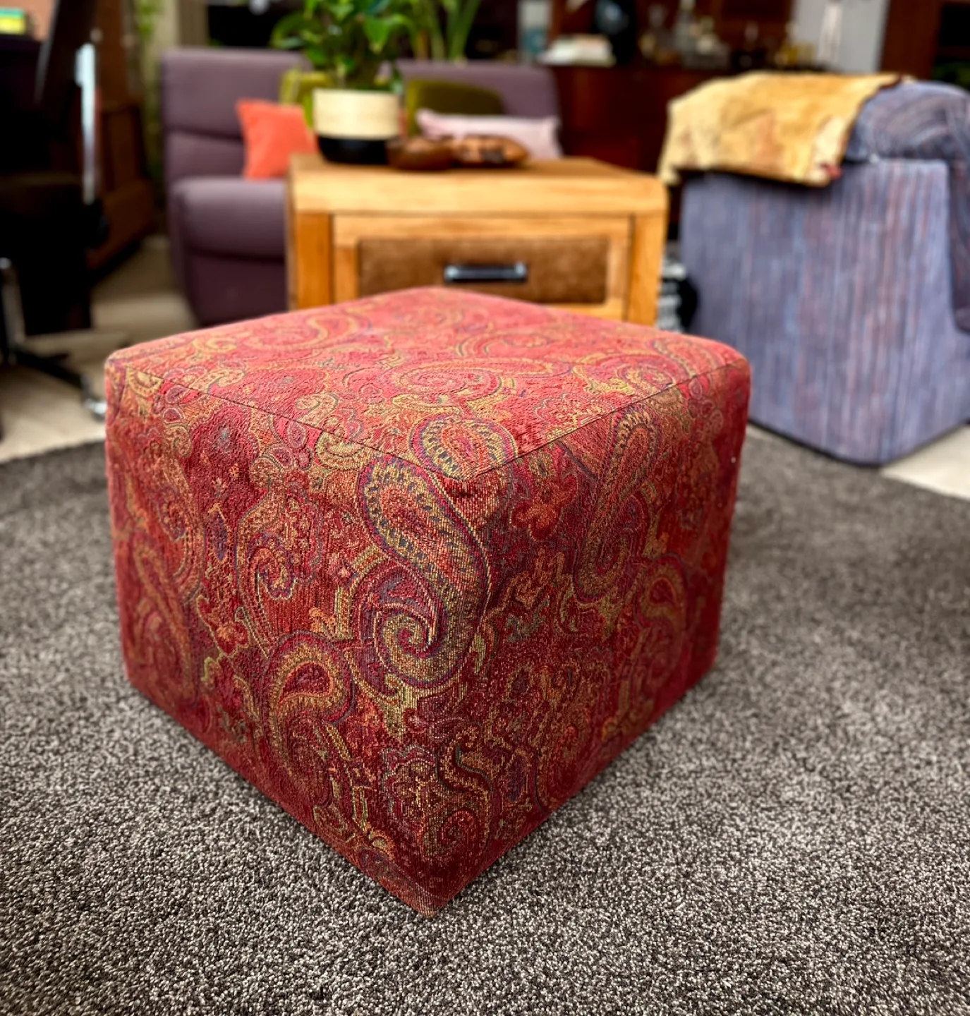 90’s Vintage Paisley Ottoman ❤️ thumbnail