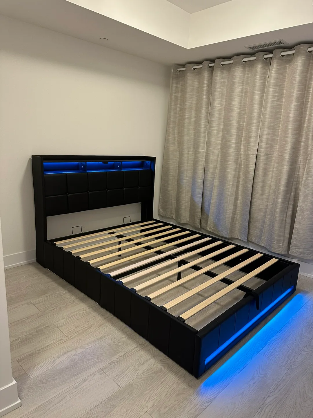 Queen Size LED Bed Frame with Built-in Shelves image indicator(3)