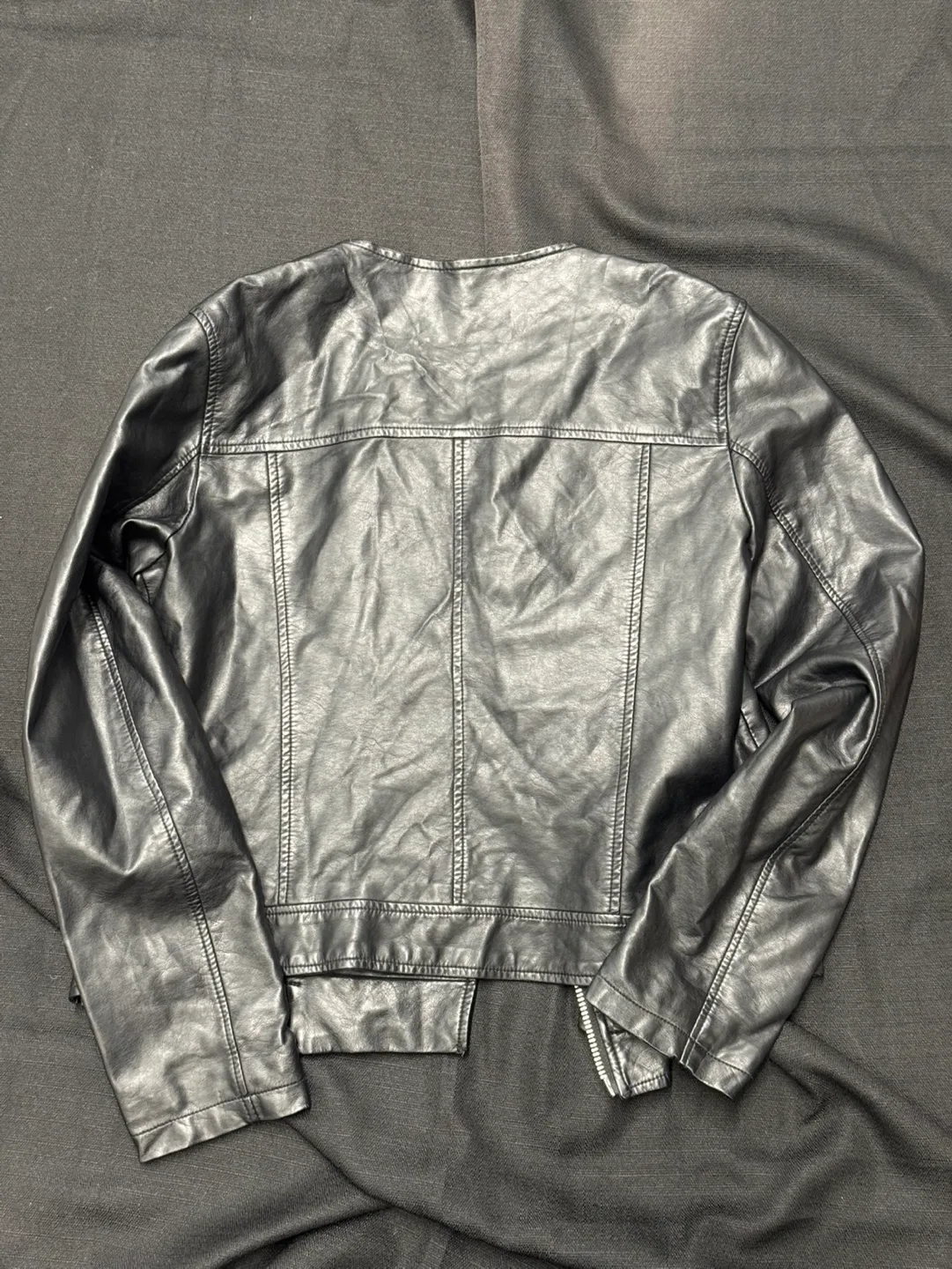 Forever 21 black faux leather jacket size large image indicator(2)