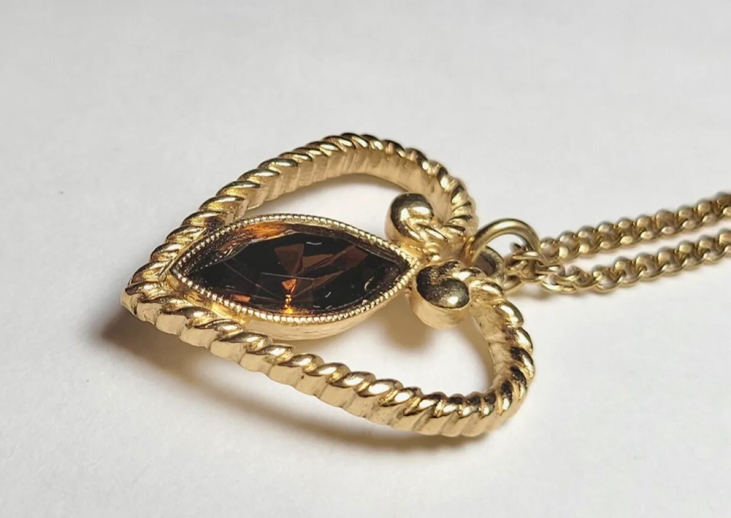 Avon Gold Tone Heart Pendant With Glass Rhinestone Necklace image indicator(3)