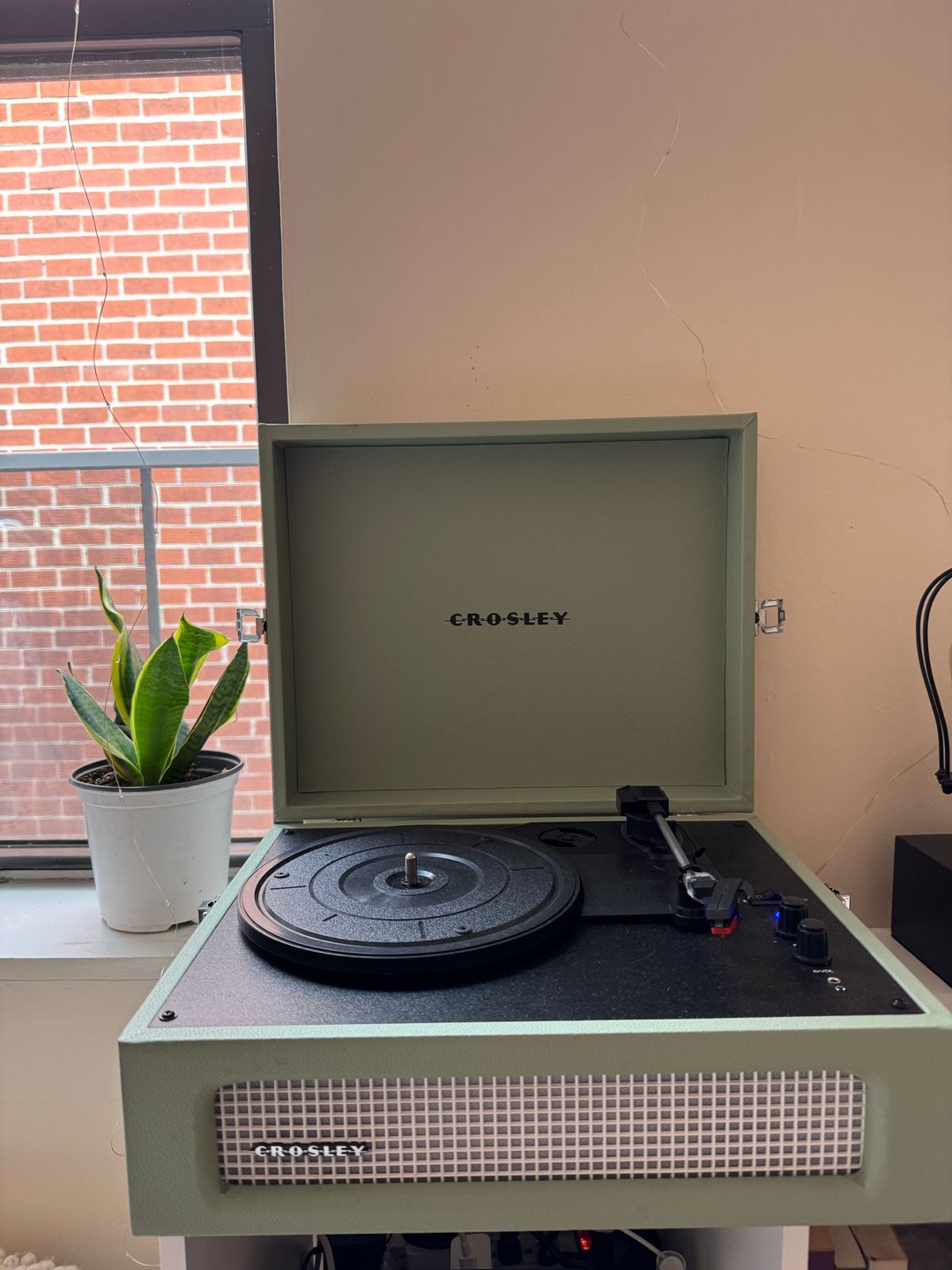 Crosley vintage style record player and Bluetooth - photo 4