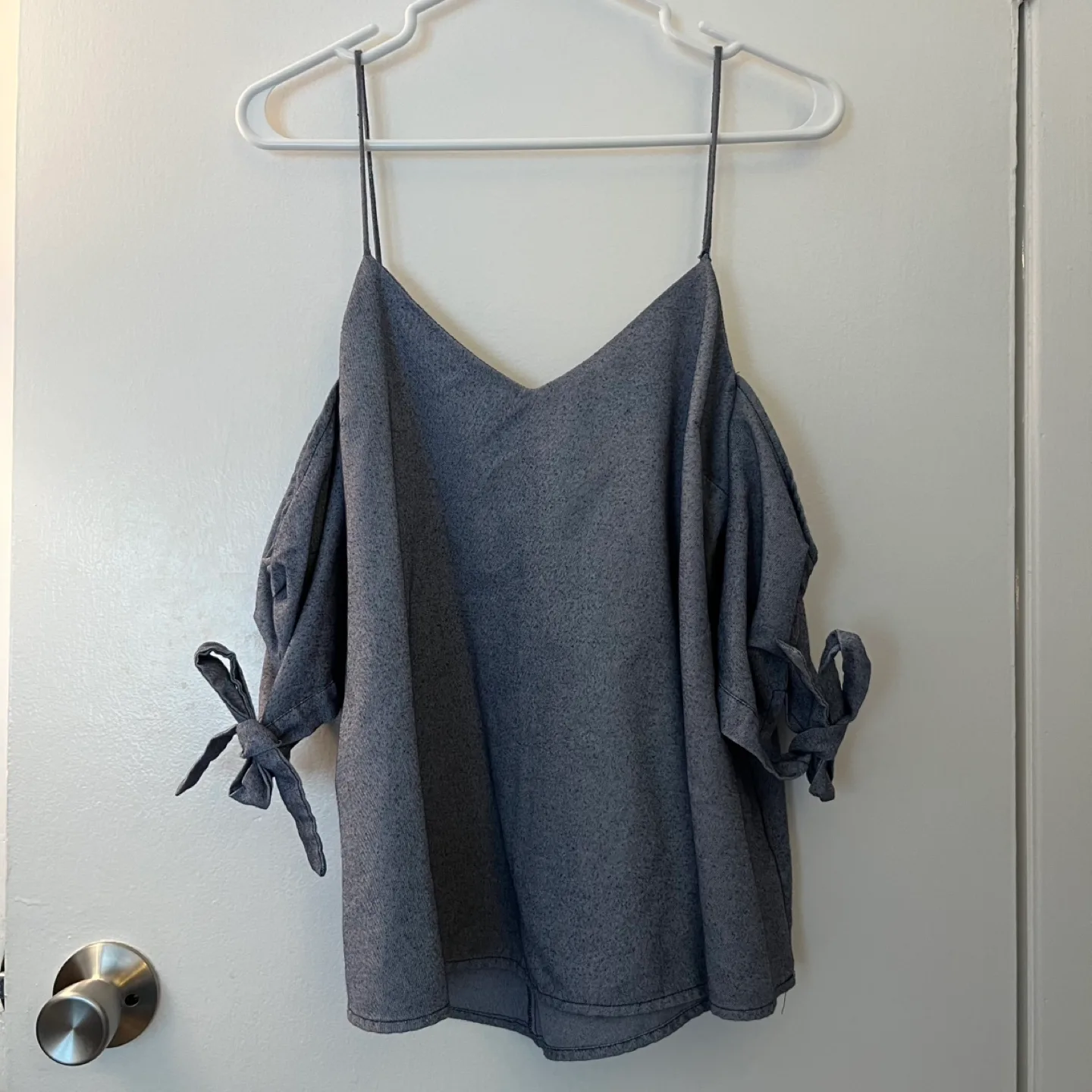 Silence + Noise Women's Denim Blue Off the Shoulder Top image indicator(4)