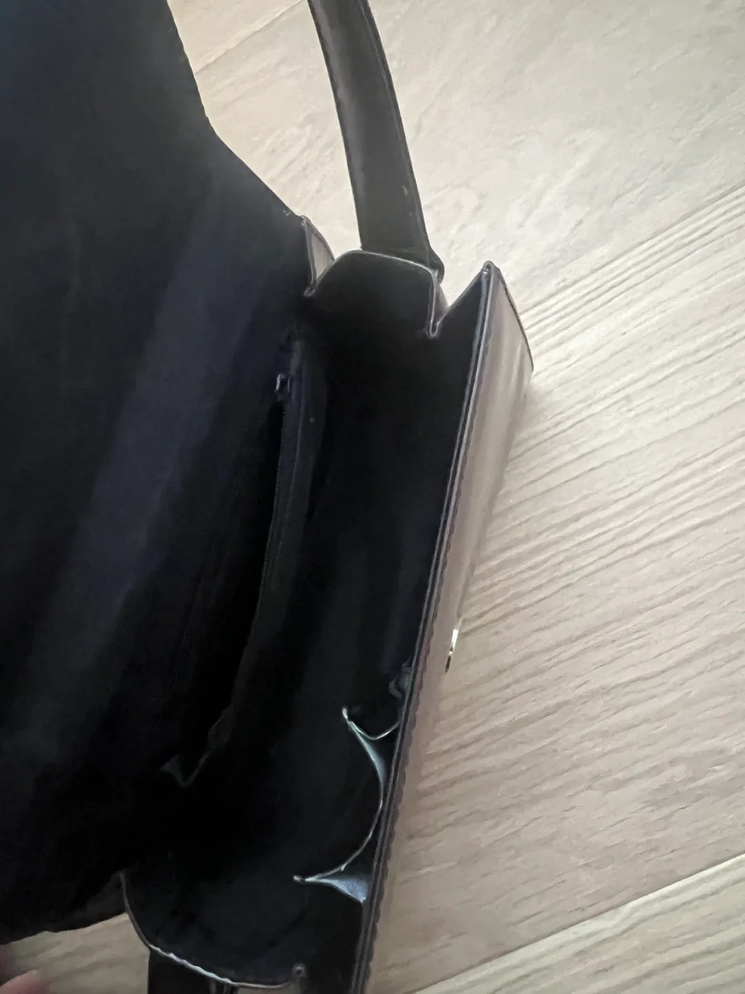 Cute little Gucci purse image indicator(2)