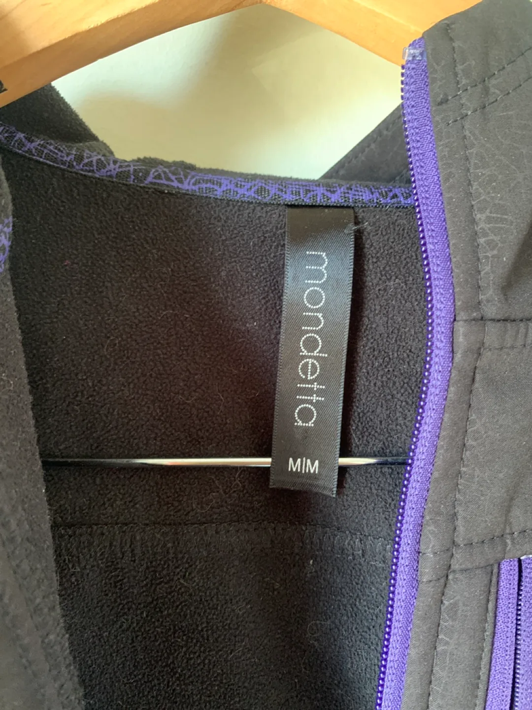 Mondetta Women's Rain Windbreaker image indicator(3)