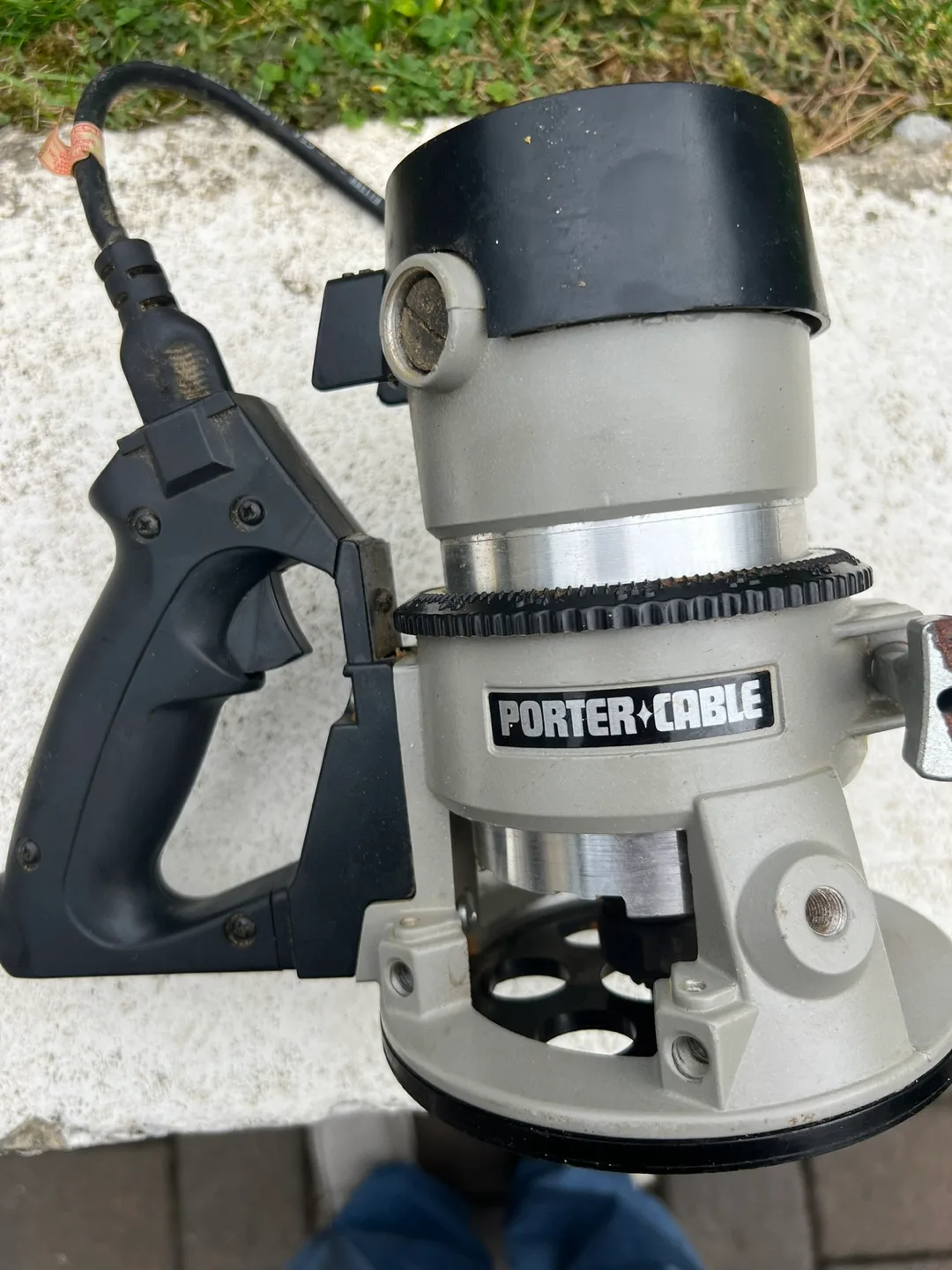Porter Cable 6912 Heavy Duty Router and 6911 D-Handle Base image indicator(2)