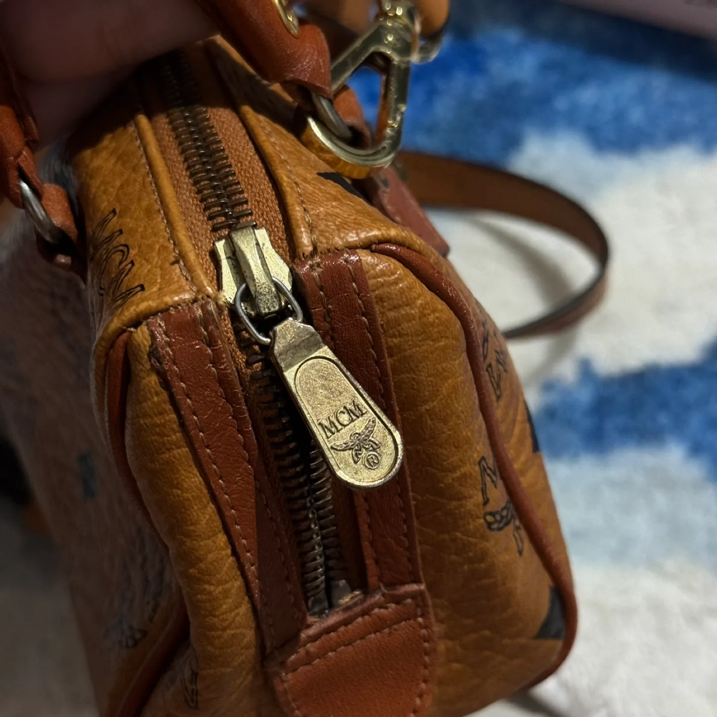 MCM Nano Slingbag hand bag image indicator(6)