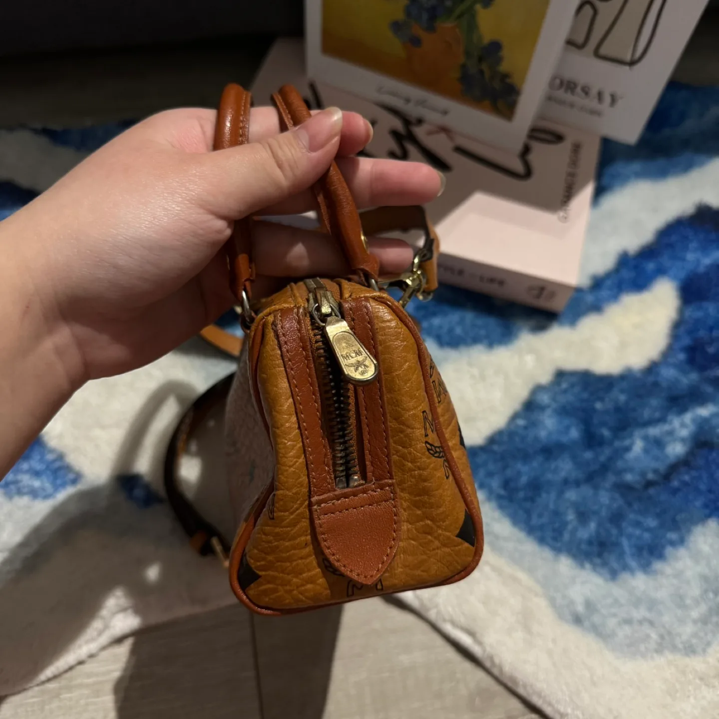 MCM Nano Slingbag hand bag image indicator(5)