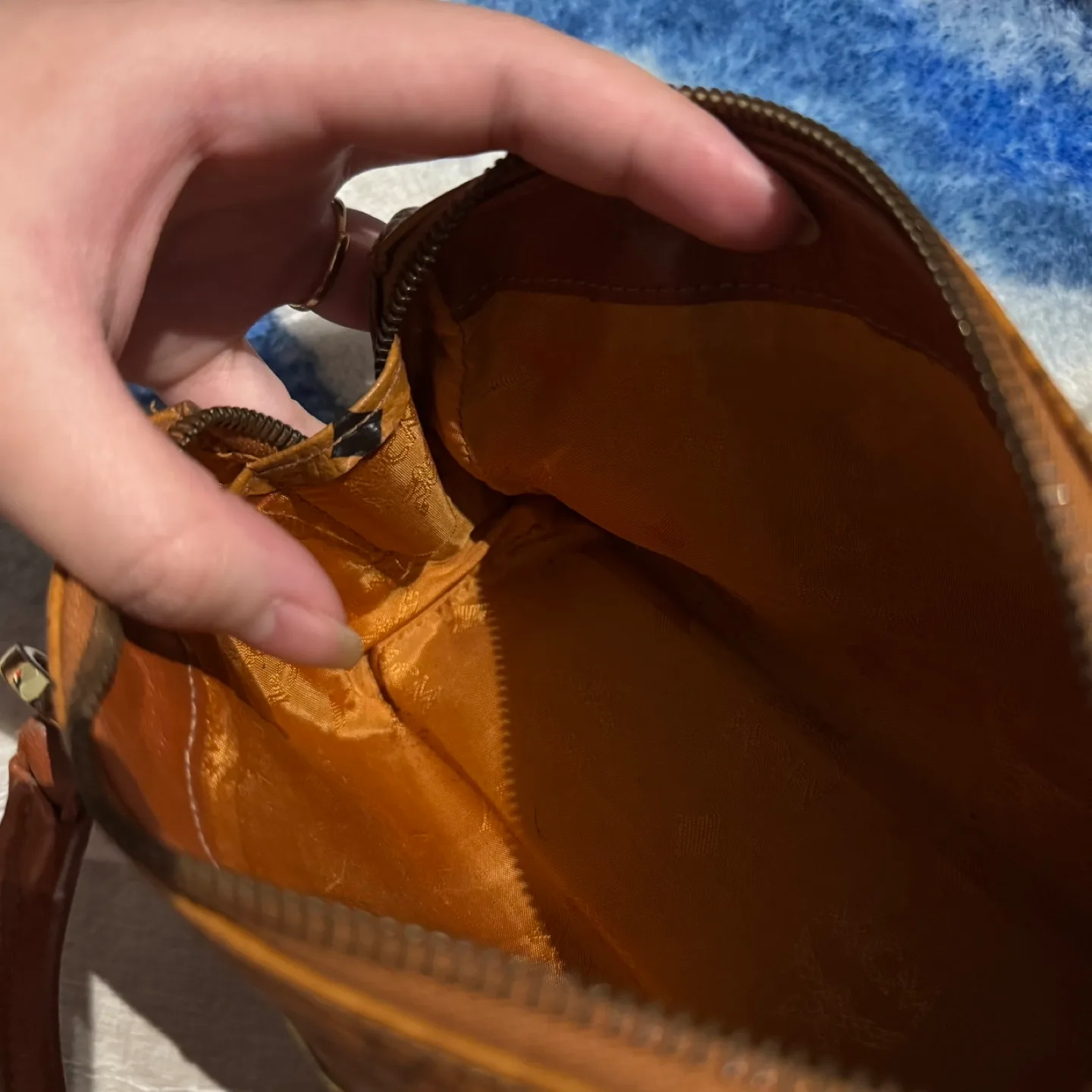 MCM Nano Slingbag hand bag image indicator(8)