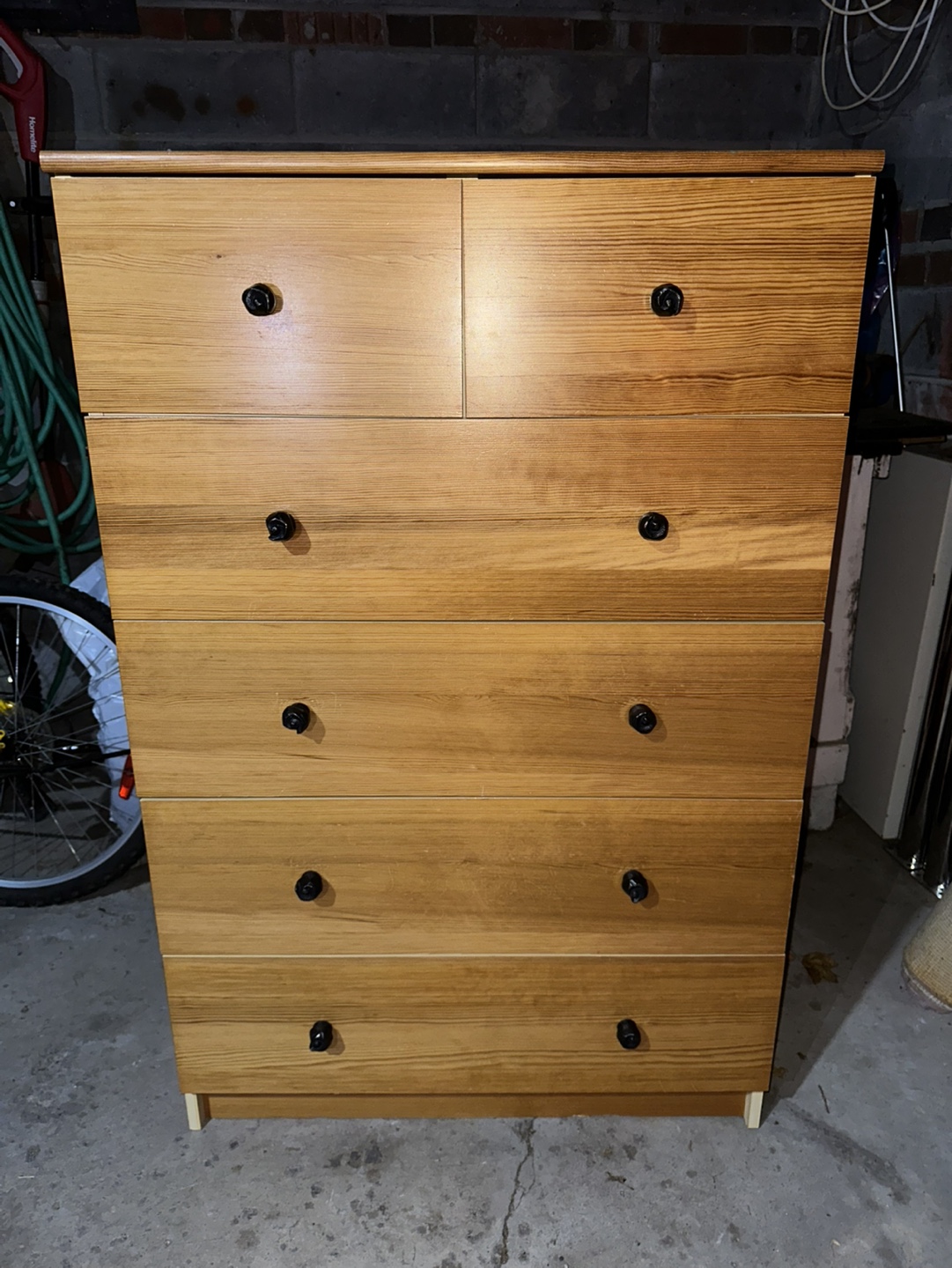 6 drawers wooden chest drawers. Delivery available within GTA
