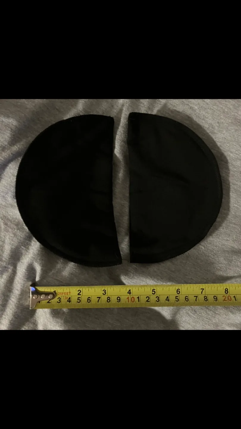 Free Pair Of Women’s Black Shoulder Pads 👚🖤#freecycle image indicator(2)