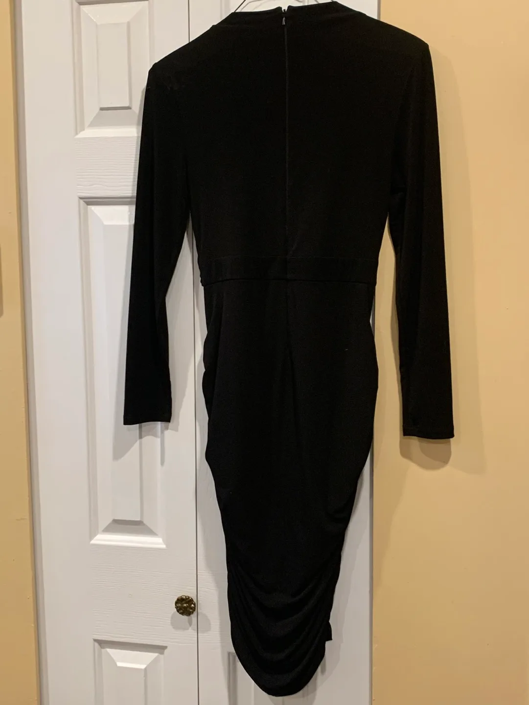 Stunning Black Dress (NWT) - Ideal for Christmas & NYE Parties! image indicator(2)