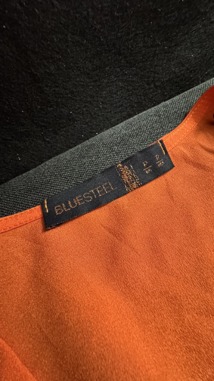 Two-Piece Set - Orange Crop Top & White Wide-Leg Pants - photo 4