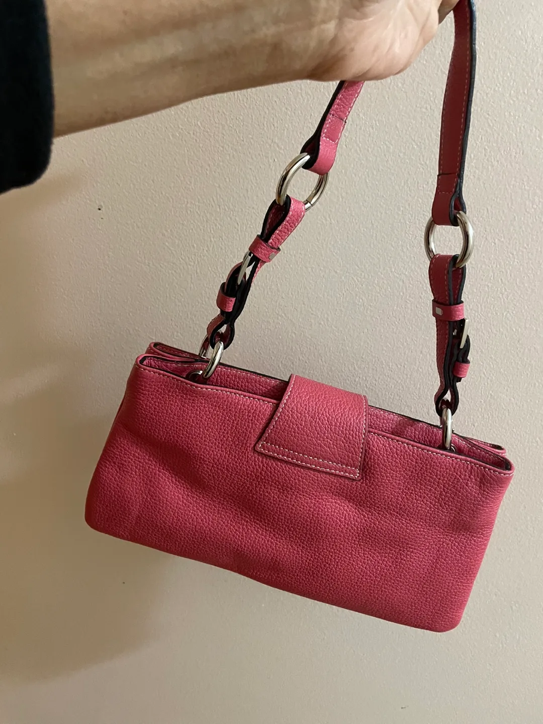 Pink shoulder bag image indicator(2)