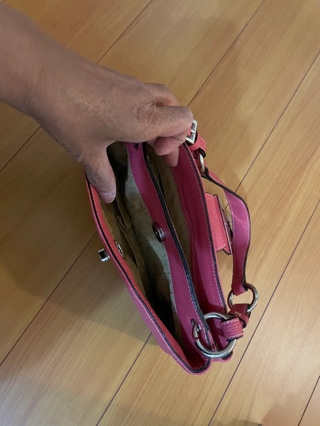 Pink shoulder bag image indicator(4)