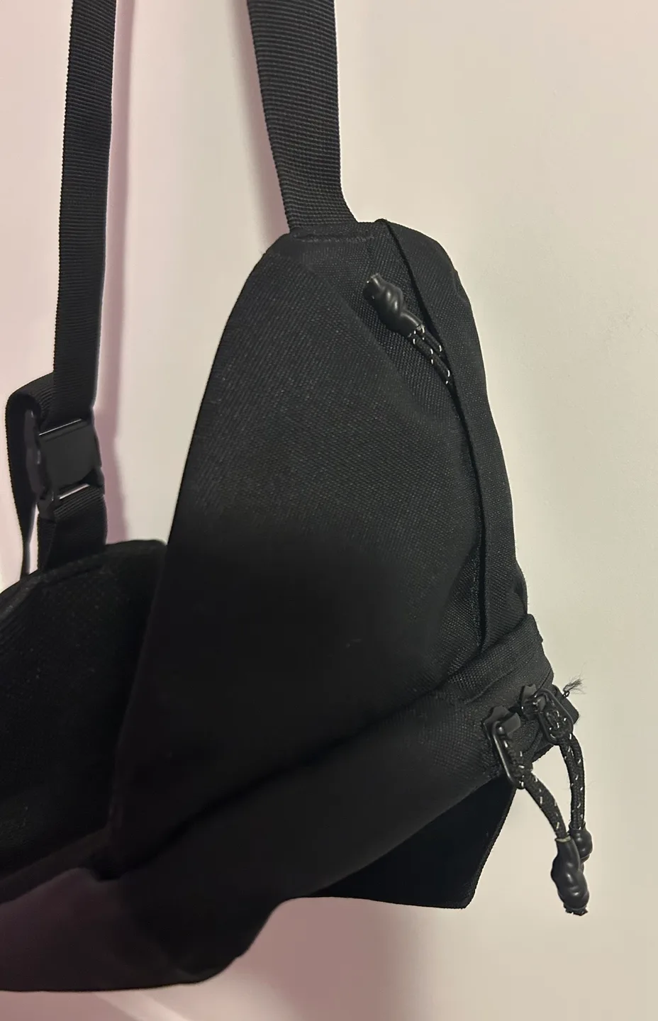 Columbia Black Crossbody Bag image indicator(2)