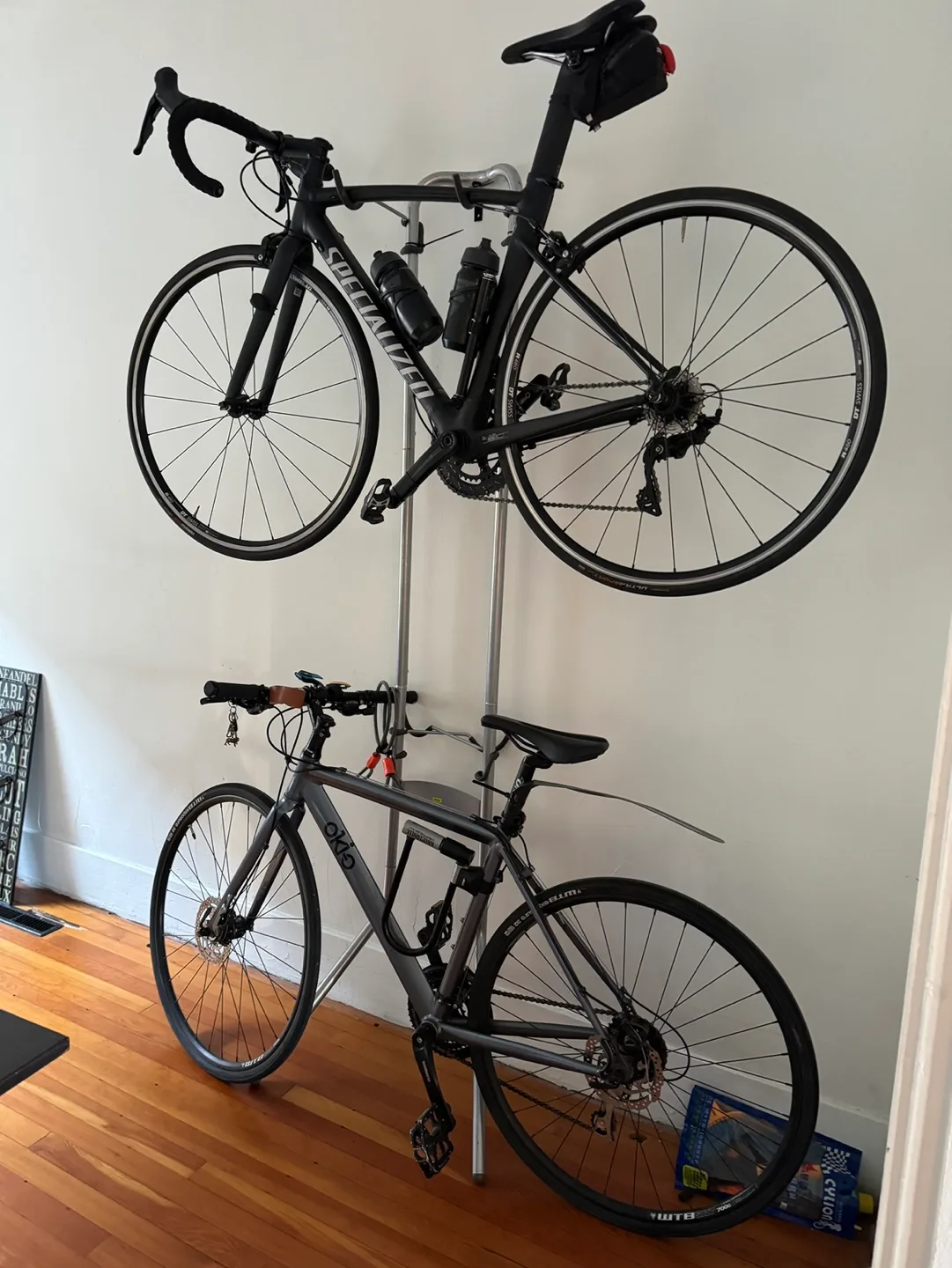 Double Bicycle Wall Rack image indicator(4)