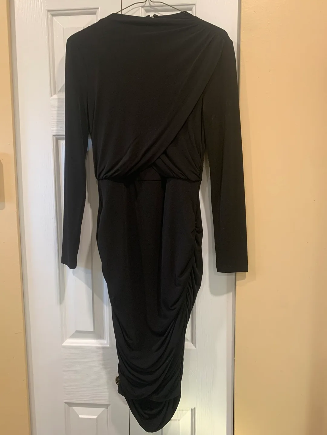Stunning Black Dress (NWT) - Ideal for Christmas & NYE Parties! image indicator(5)