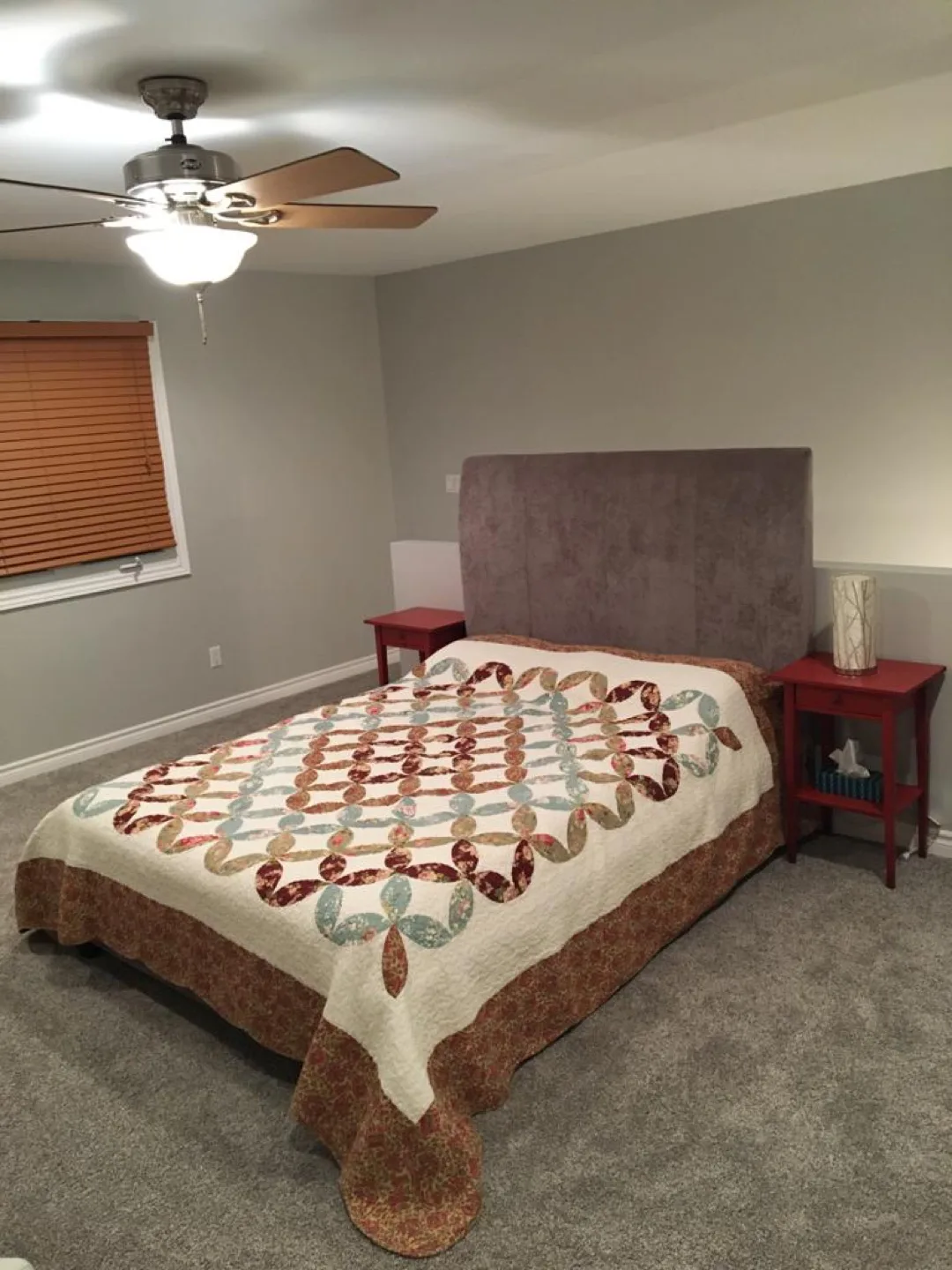 🚘 Moving 🇨🇦 Queen Size Grey Upholstered Bed Frame image indicator(2)