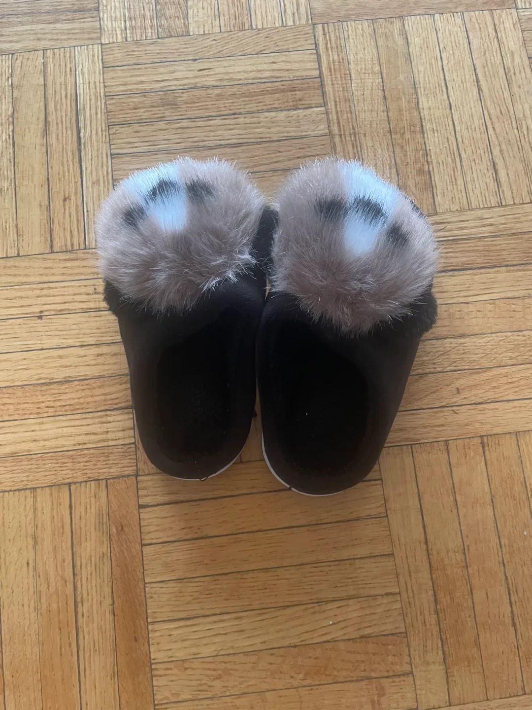 Fuzzy Panda Slippers - Size 32-33 (220 mm) image indicator(2)