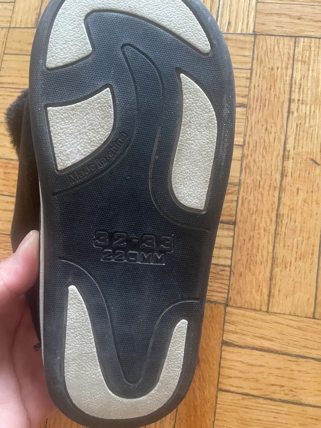 Fuzzy Panda Slippers - Size 32-33 (220 mm) image indicator(3)