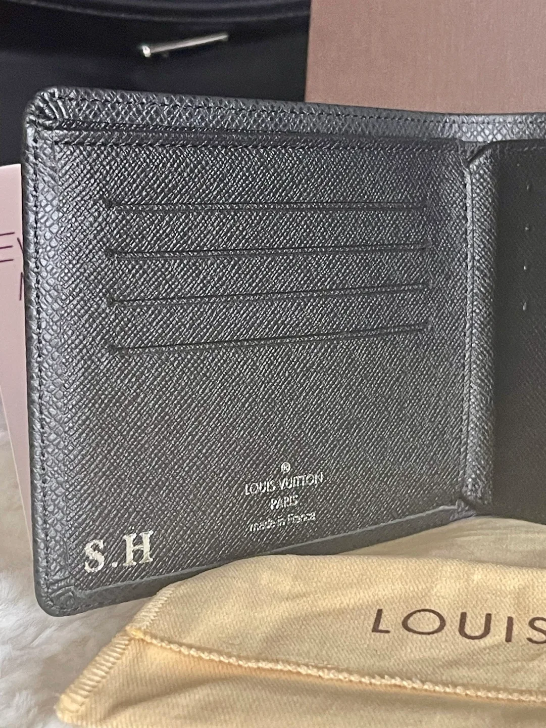 Louis Vuitton Men's Black Leather Bifold Wallet image indicator(4)